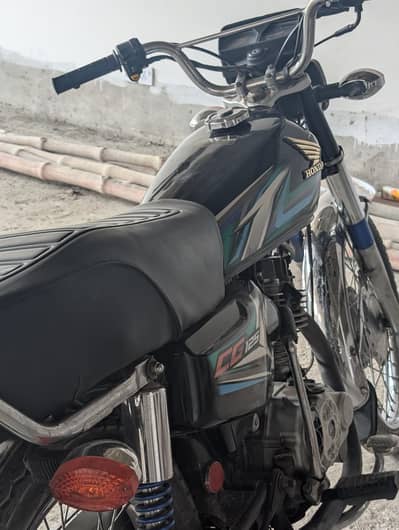 2016 model 125