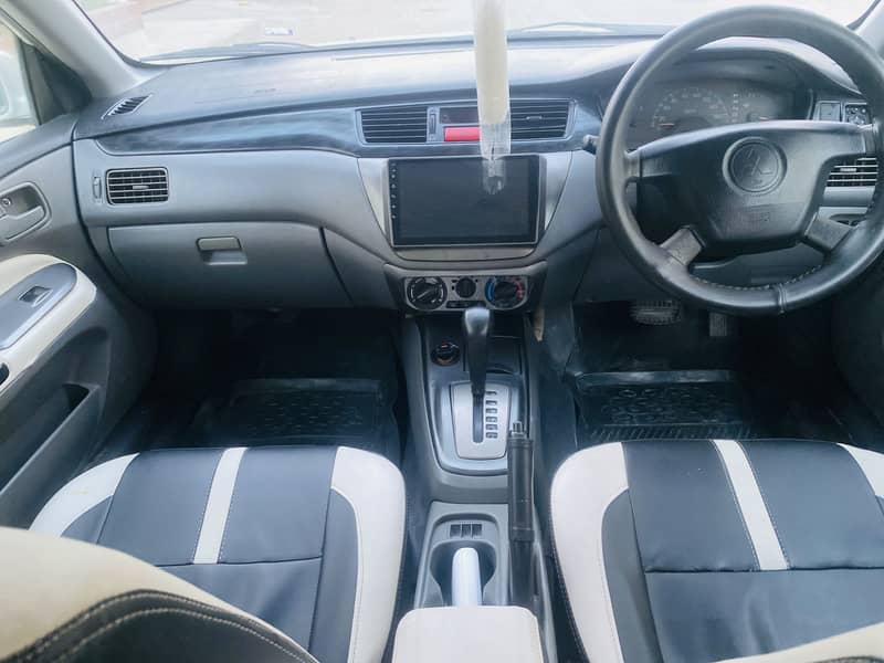 Lancer 1.5 8