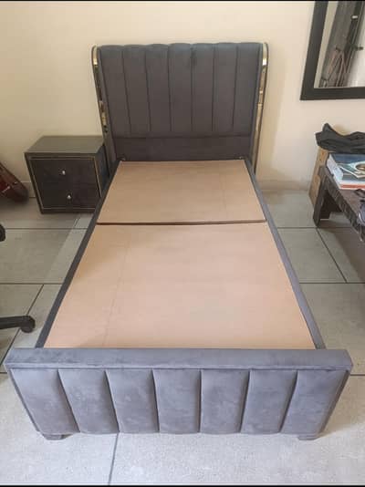Single Bed for Sale! ( Price negotiable )