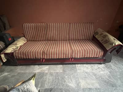 3 seater sofa cumbed with storage