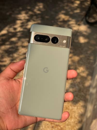 google pixel 7 pro (10/10) condition exchange possibly with iphones