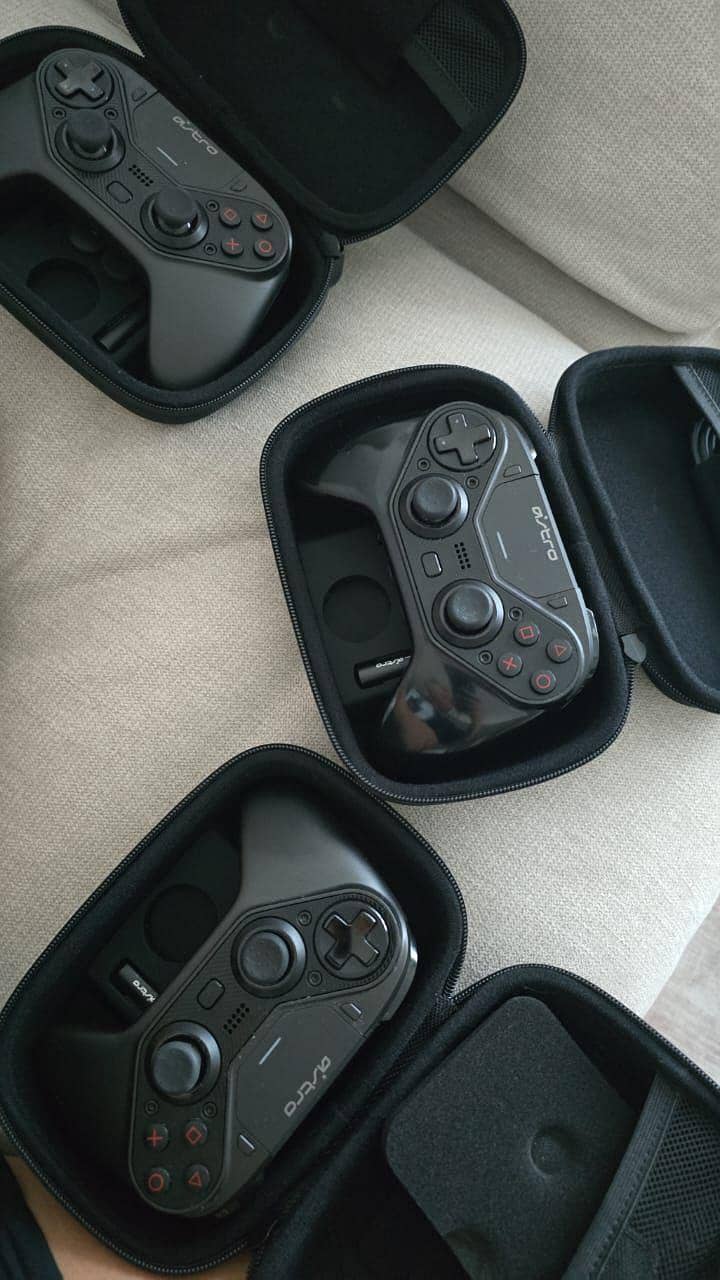 Astro PS4 controller 0