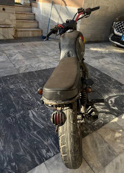 i sell this bike cont me. on whatsapp