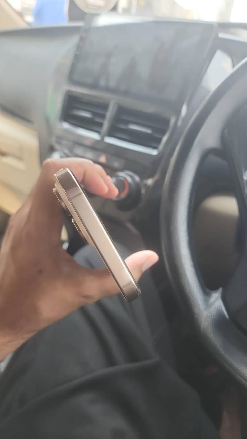 iPhone 16 pro max 2