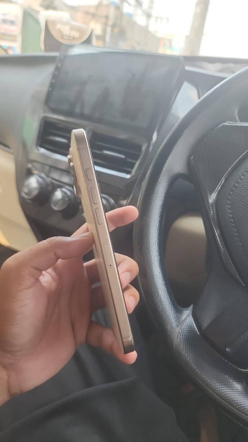 iPhone 16 pro max 3