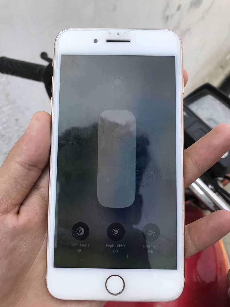 IPhone 8 Plus 3