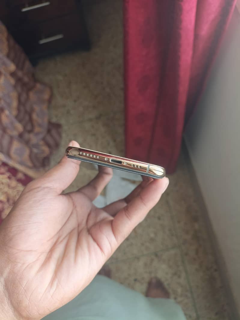 iphone xs 2