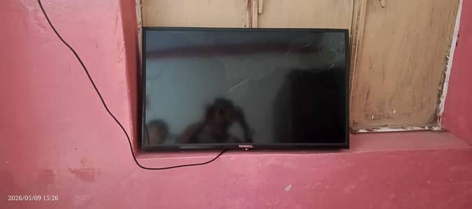 LED TV 32 inch NOBEL – Working Condition with Broken Screen