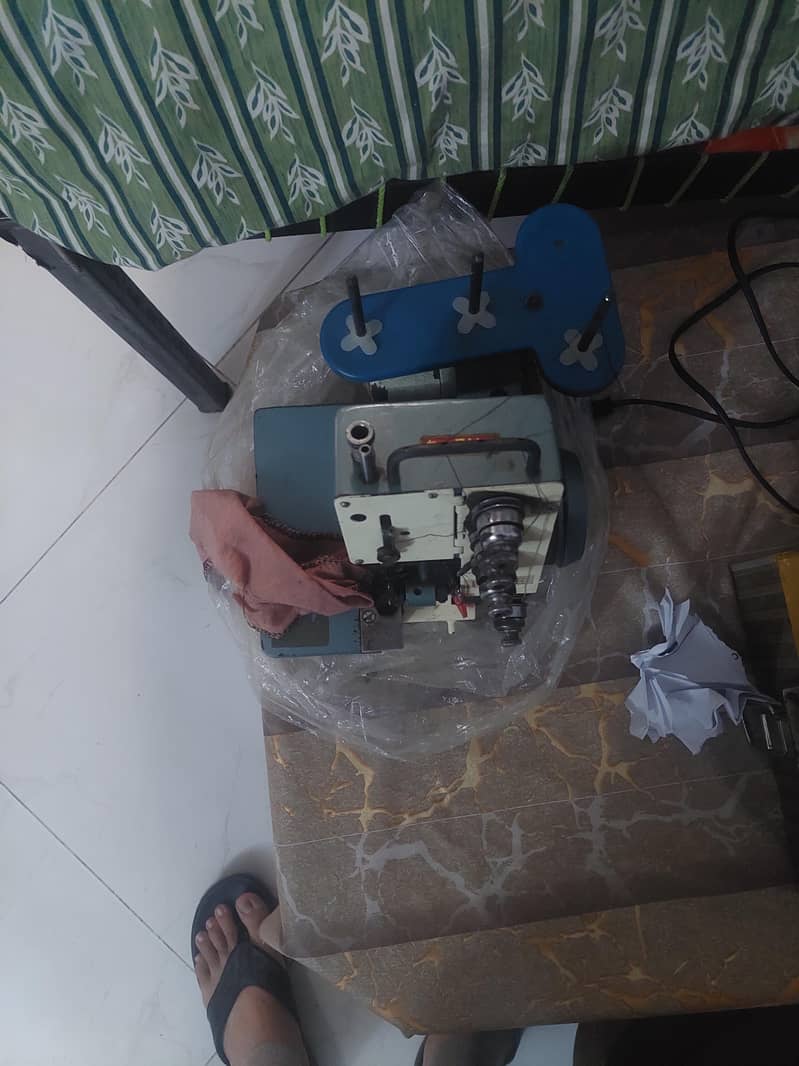 overlock machine 1