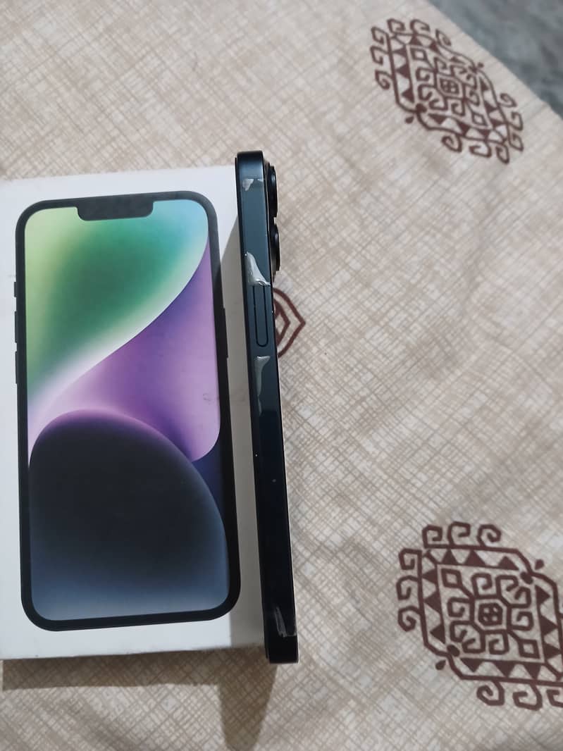 iPhone 14 3