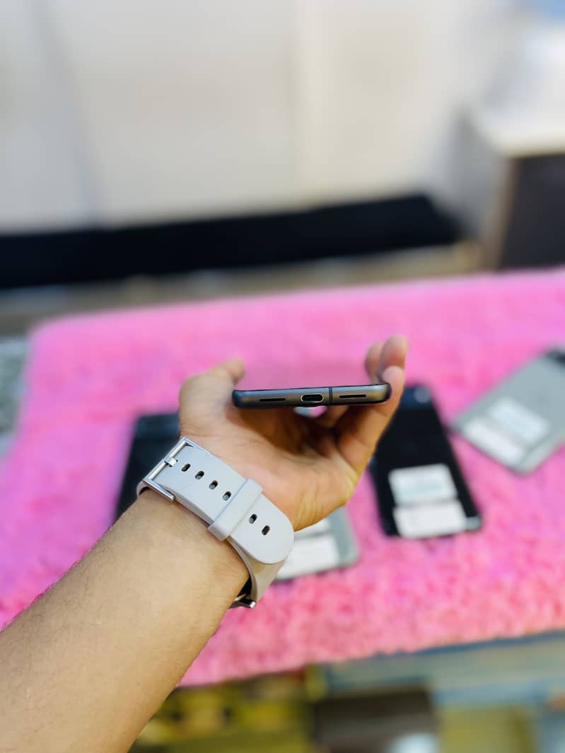 Google Pixel 8 2