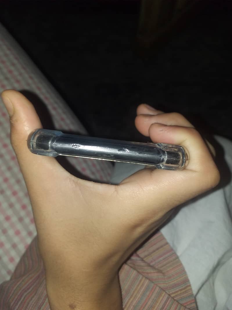 Apple iPhone 7 1