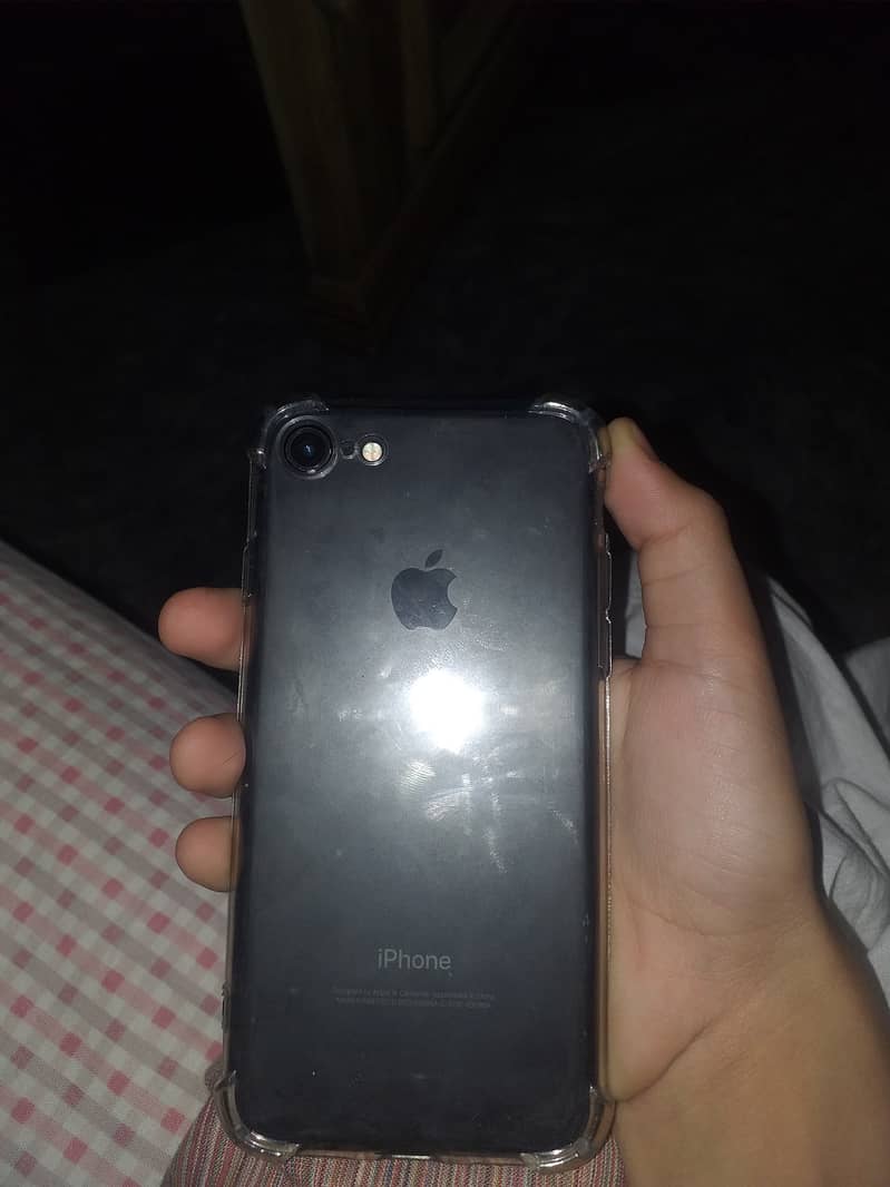 Apple iPhone 7 3