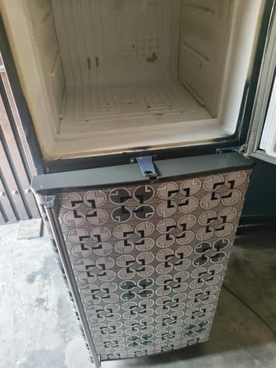 Dawlance 2 door medium Fridge  final 35000