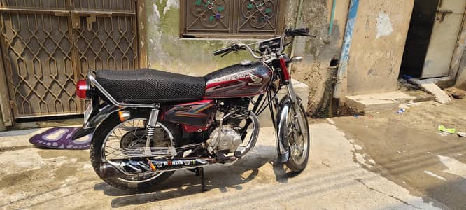 Honda CG 125 2016 Model – Excellent Condition, Genuine Bike