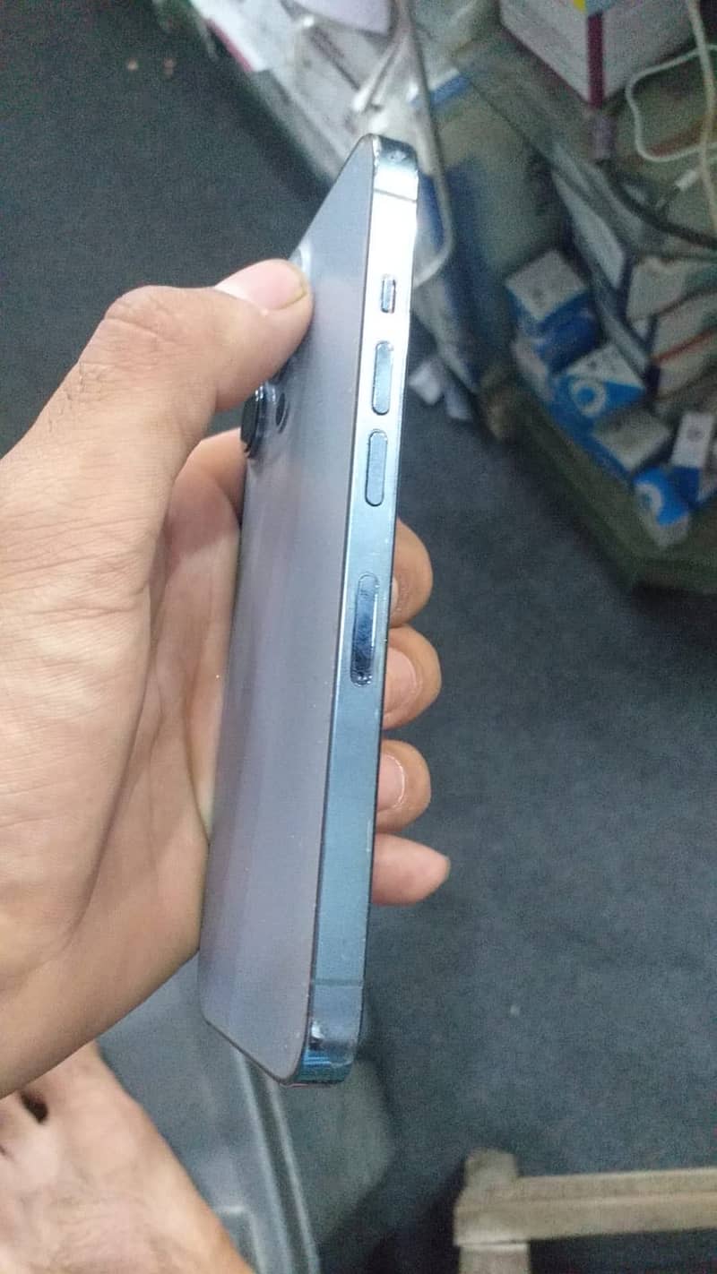 iPhone 3