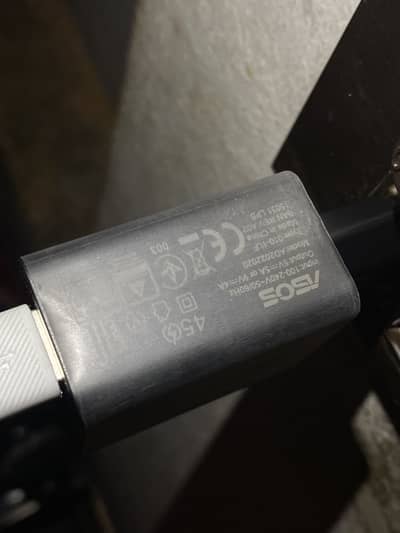 Sosv brand ka charger hai 45 watt ka hai read add