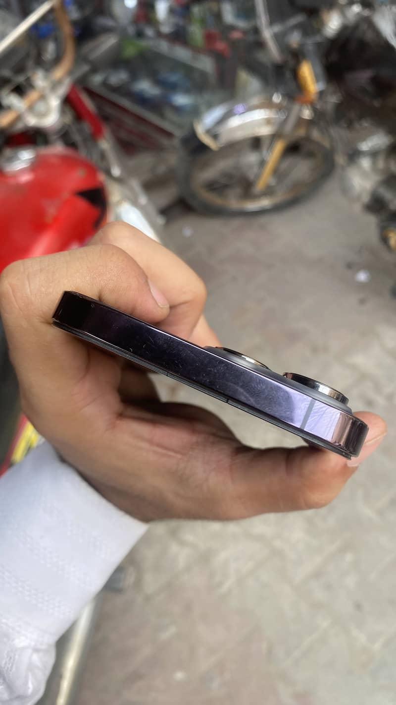 Iphone 14 pro max 4