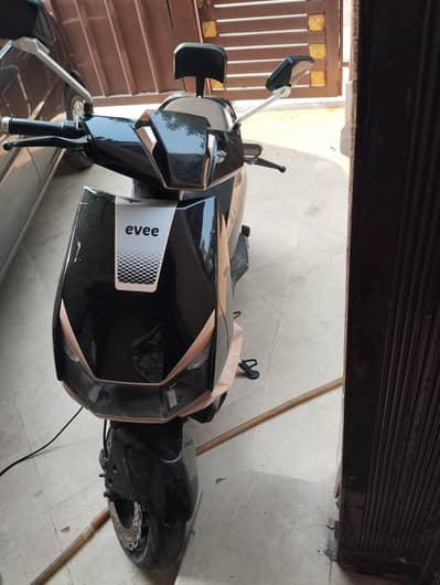 Good condition evee scooty