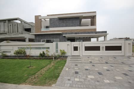 1 KANAL ELEGANT AND FULLY MAINTAINED SUPER HOT LOCATED BUNGALOW IS AVAILABLE IN THE BEST BLOCK OF DHA LAHORE.