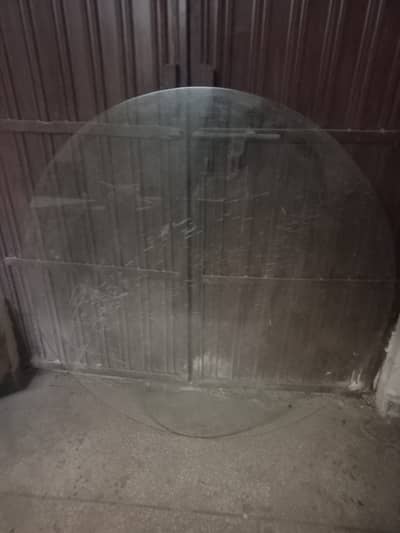 Dining table glass