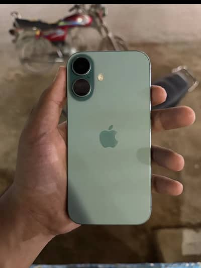iPhone 16