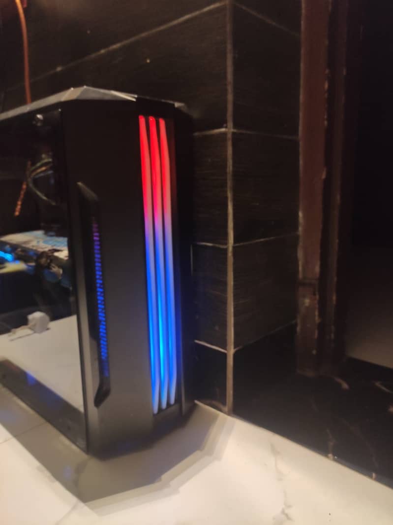 Gaming pc with gaming mouse keyboard 7