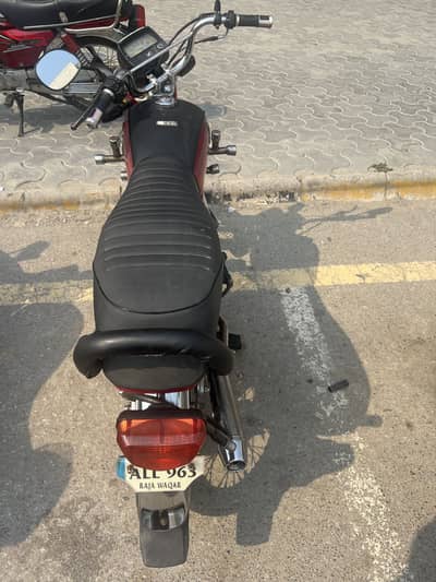One hand use motorbike for sale in perfectly condition