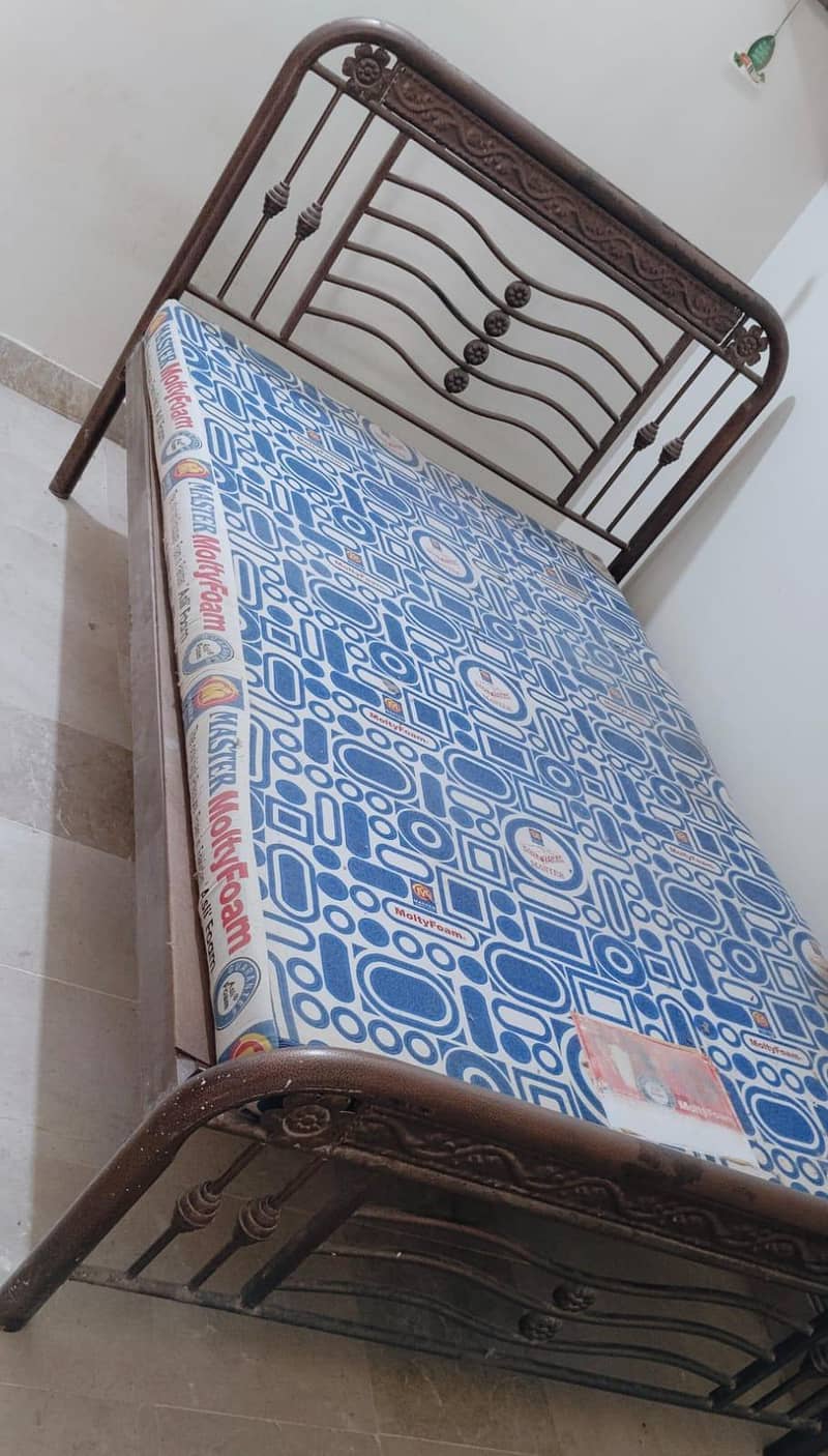 Iron bed 1