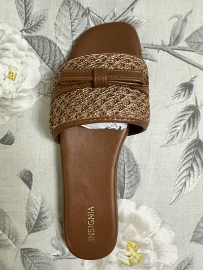 Insignia brand new chappal