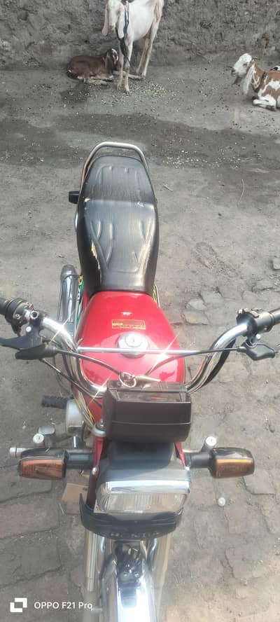 Honda CD 70 all ok koi kaam nai hiny wala total janian 17000km chli hy