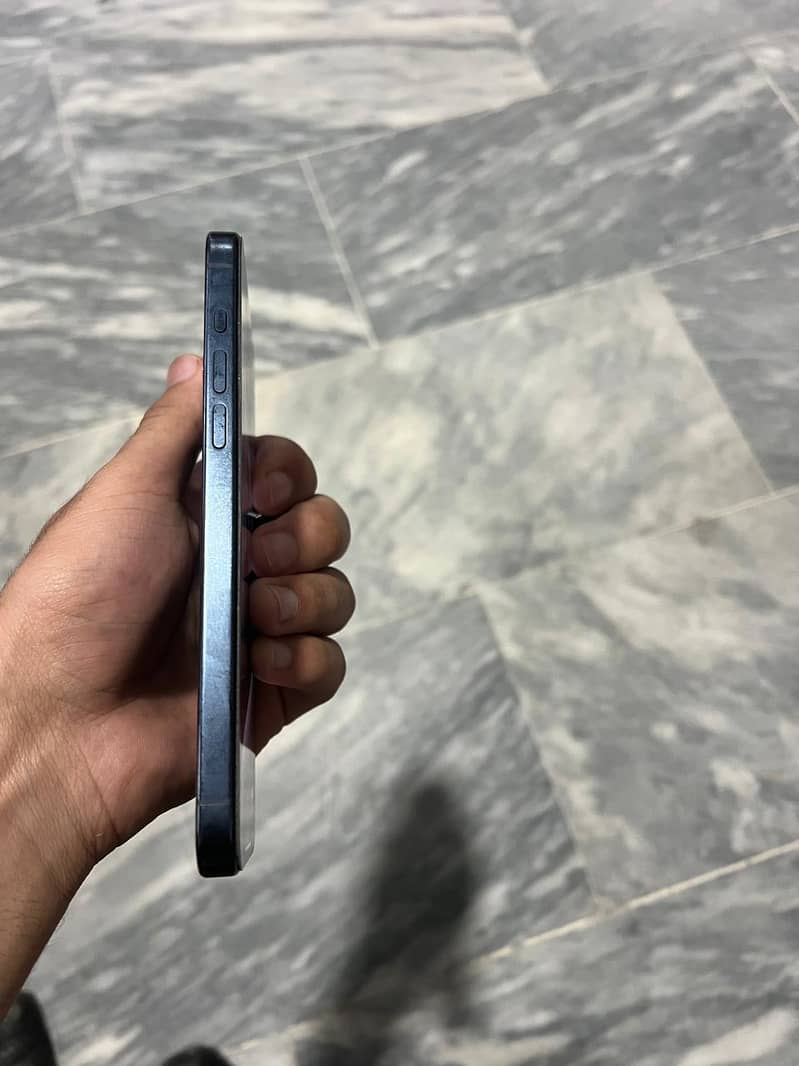 IPhone 15 Pro Max 3