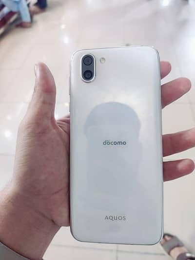 Sharp Aquos R2 0