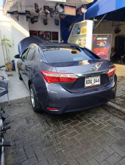 Toyota Corolla GLI 2015 Automatic Karachi Number.
