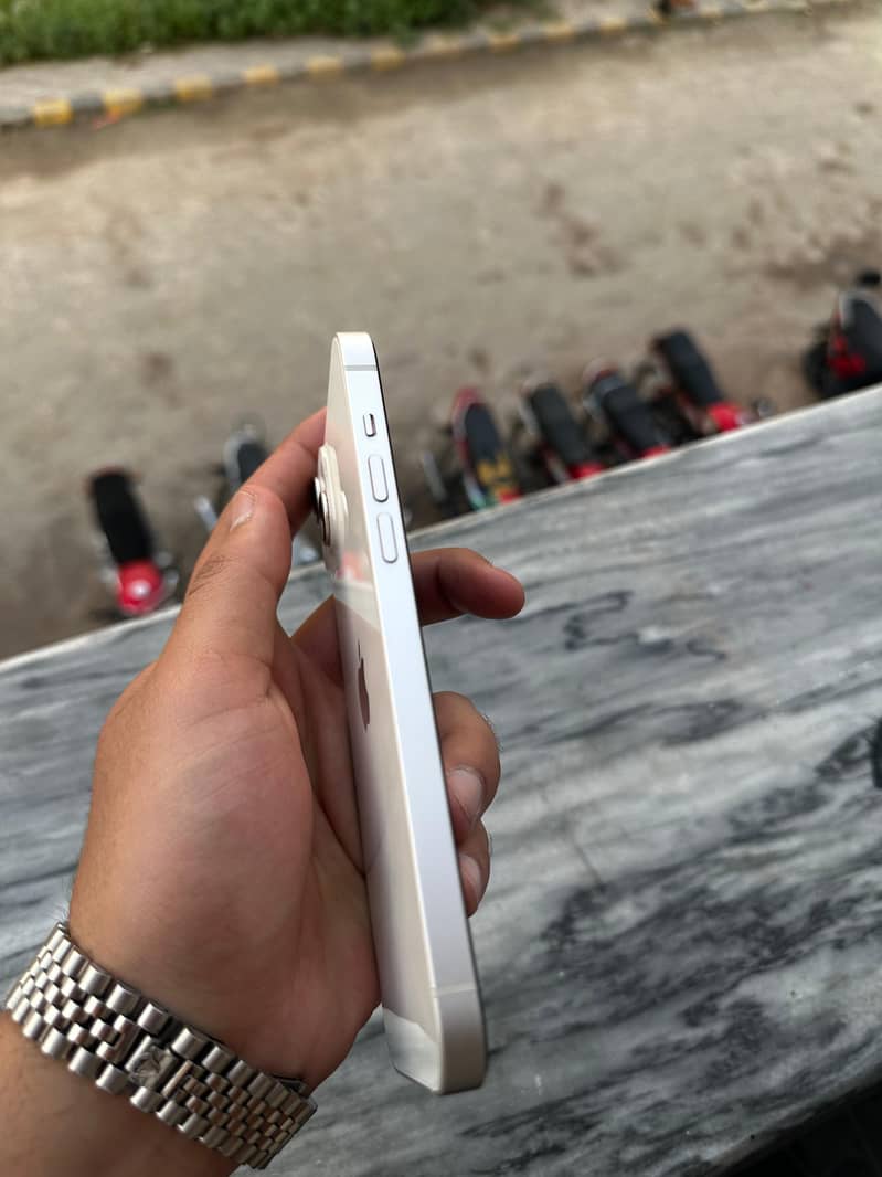 iPhone 14 plus 2