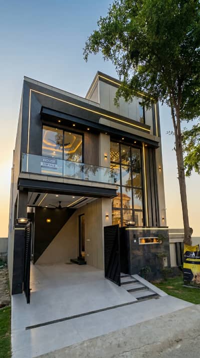 READY TO MOVE HOME! 5 MARLA HOUSE FOR SALE IN DHA PHASE 9 TOWN