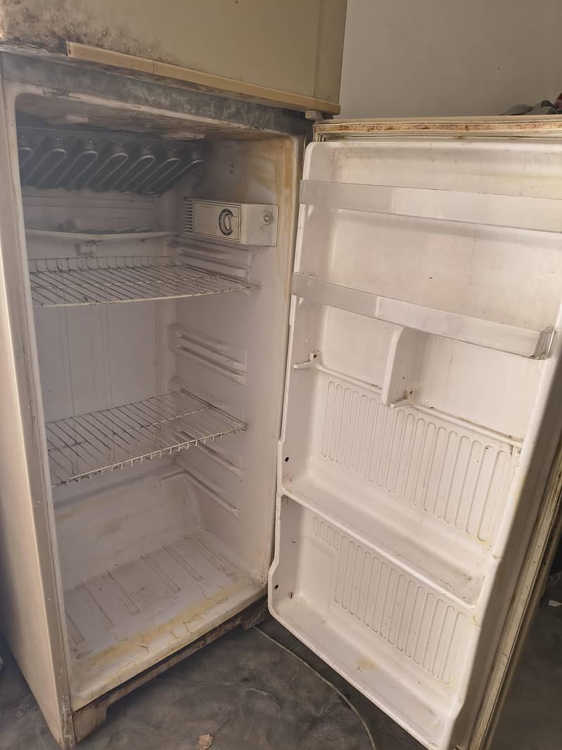Refrigerator 4