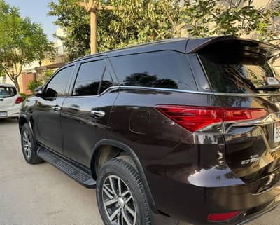 Toyota Fortuner V 2017 4X4