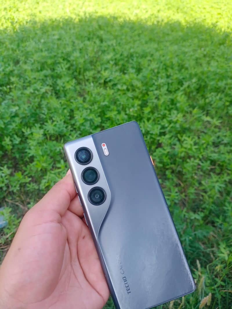 Tecno Caman40pro 0