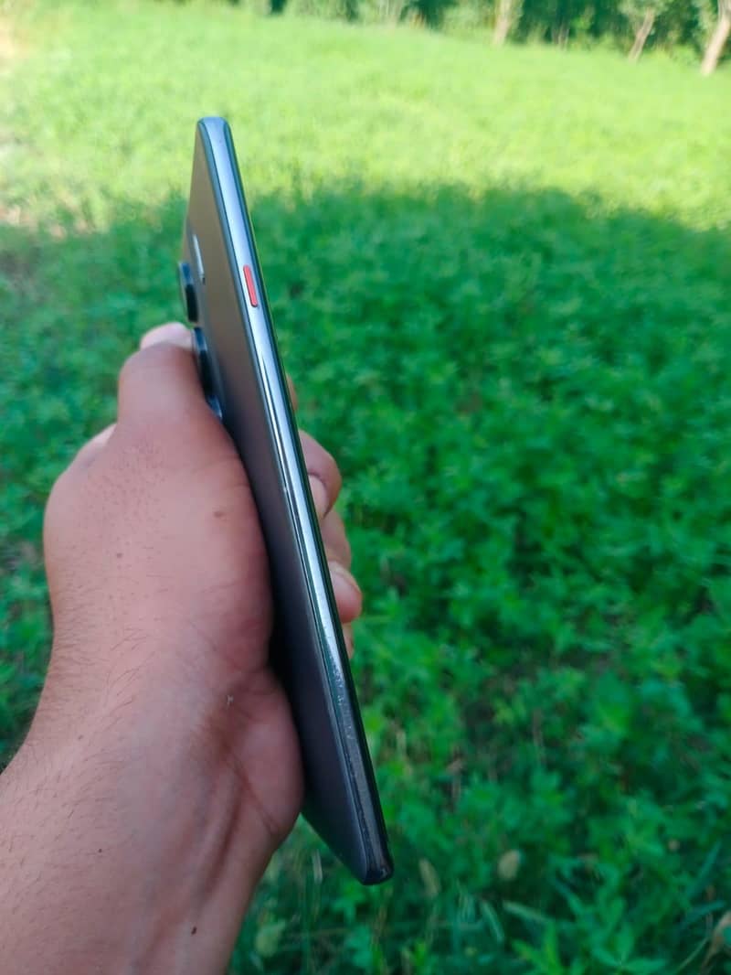Tecno Caman40pro 3