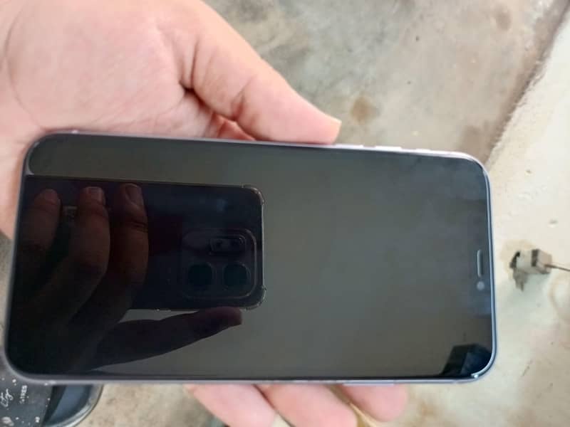 iPhone 11 5