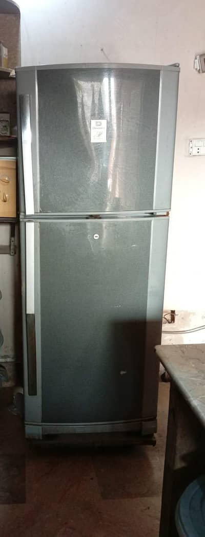 medium size fridge in perfect condition