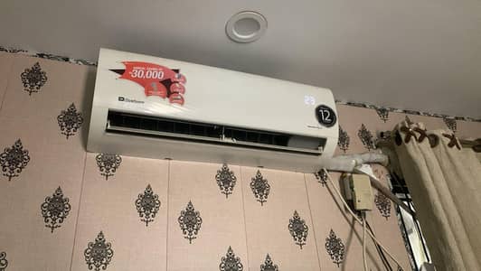Dawlance Ac 1 Ton DC Inverter AC – Excellent Condition, Rs. 85000
