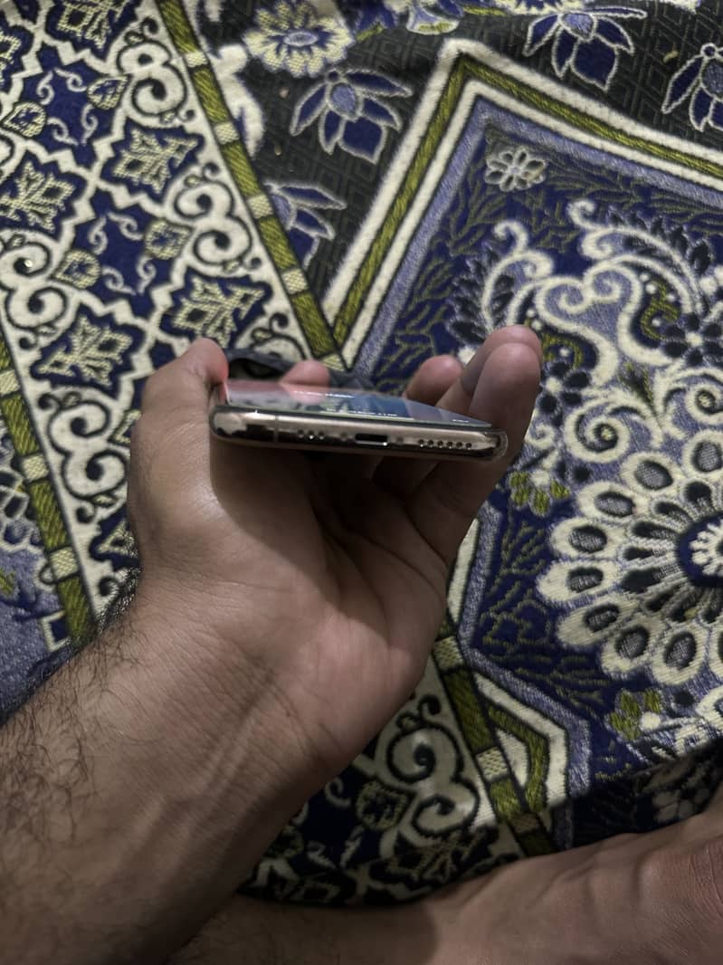 Iphone 11 pro 4