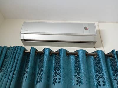 Gree 1.5 Ton AC - Excellent Condition - urgent sale