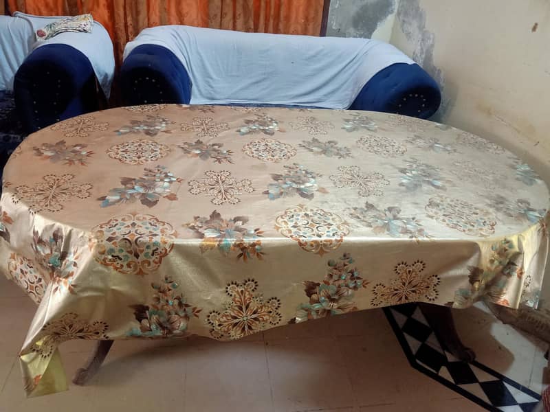 Dining Table 0