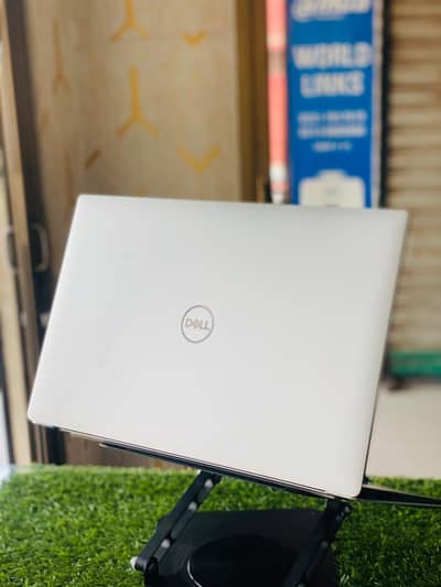 Dell Precision 5530 Core i7 8TH Gen (H) 6 cores 12 threads  16GB 256GB
