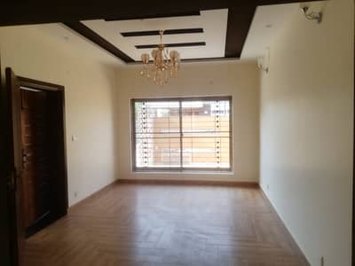 10 Marla House For Rent In Lake City | Spacious Living | Premium Block
