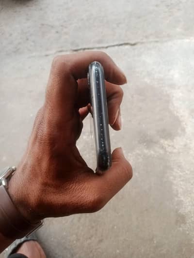 Asalam u Alikum I phone xr non pta
