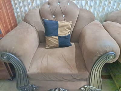 6 seats sofa set available